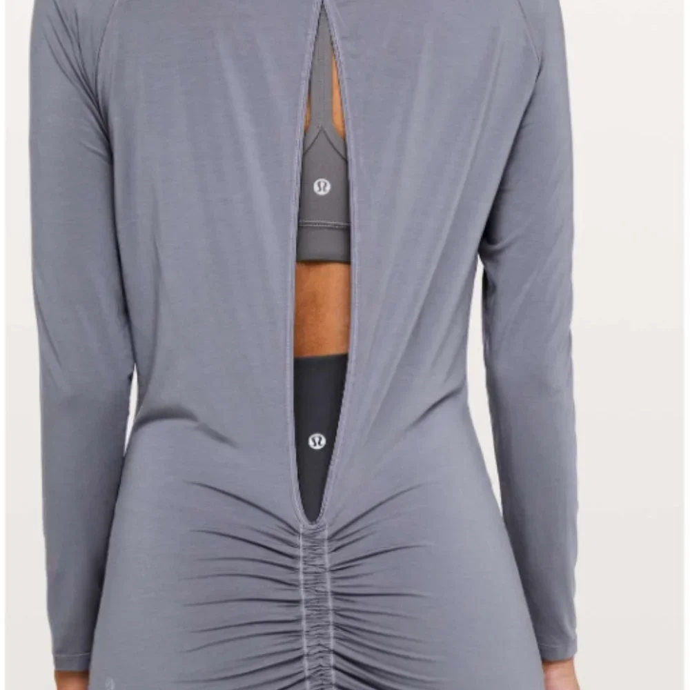 ❄️3/$30 LULULEMON Deep Stretch Long Sleeve Open-Back Ruched Top - Grey - Picture 5 of 7